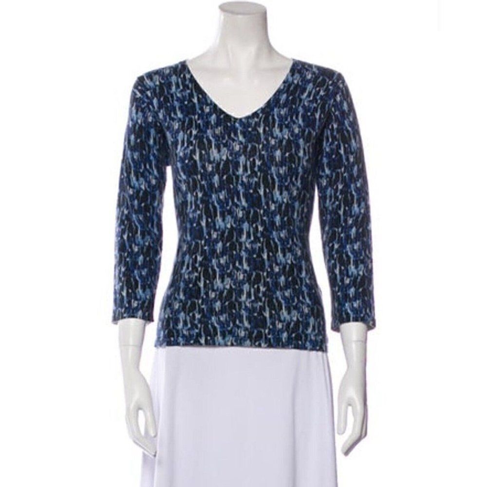 real clothes saks fifth avenue Authentic blue white long sleeve sweater top M